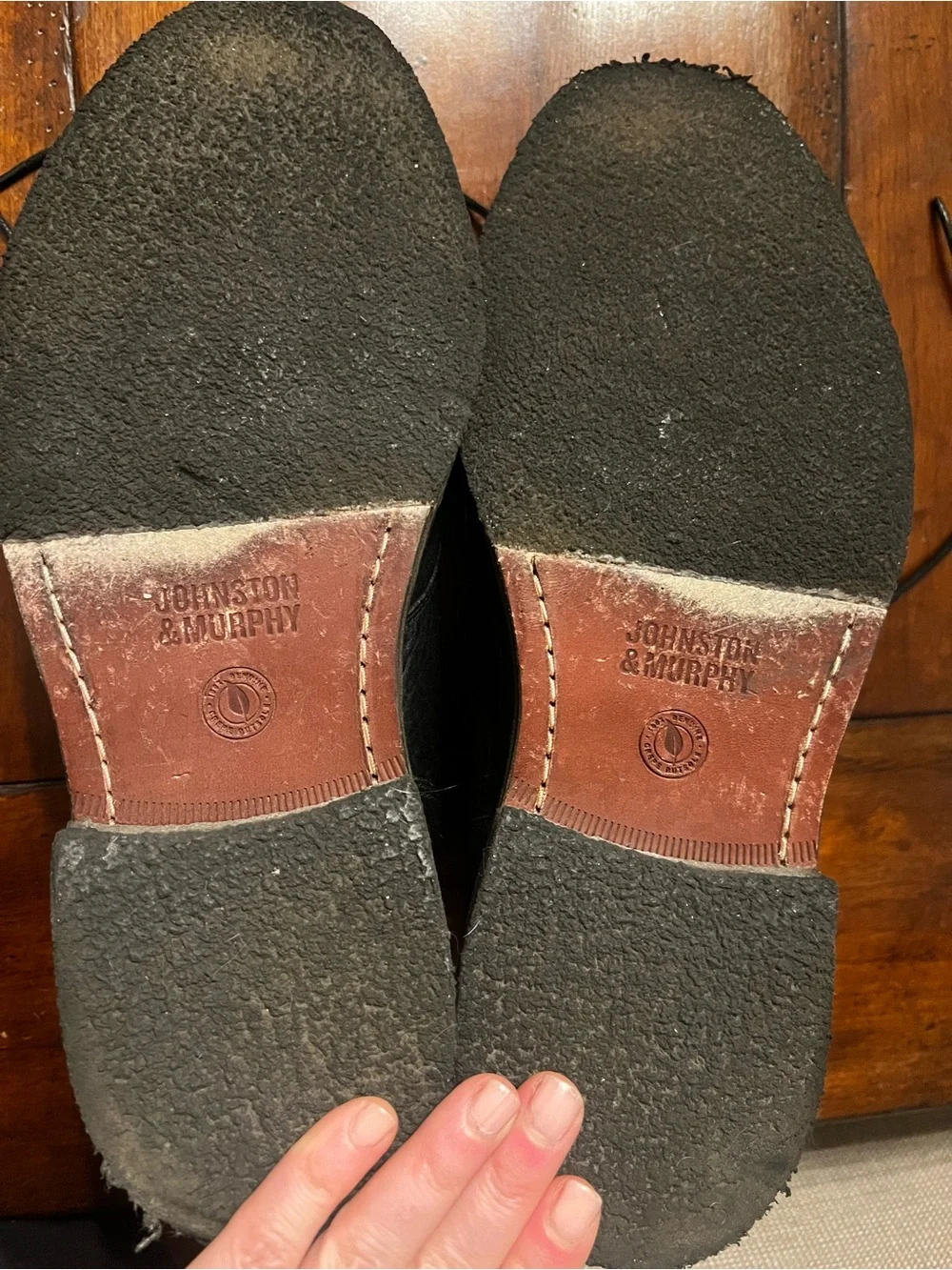Johnston and Murphy Men's Black Leather Chukka Boots